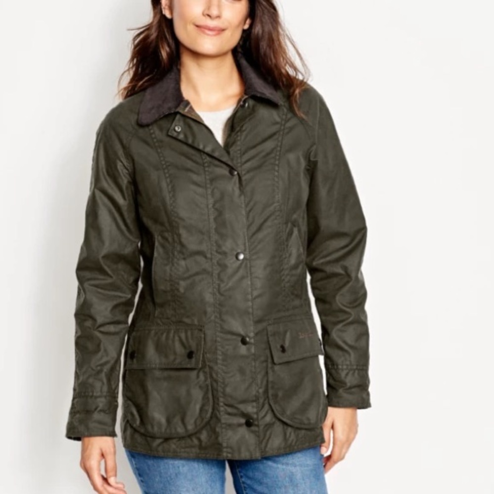 Barbour Beadnell size USA 4, UK 8; Olive color with hood and vest liner